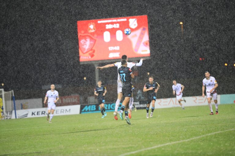 Četiri kaznena udarca