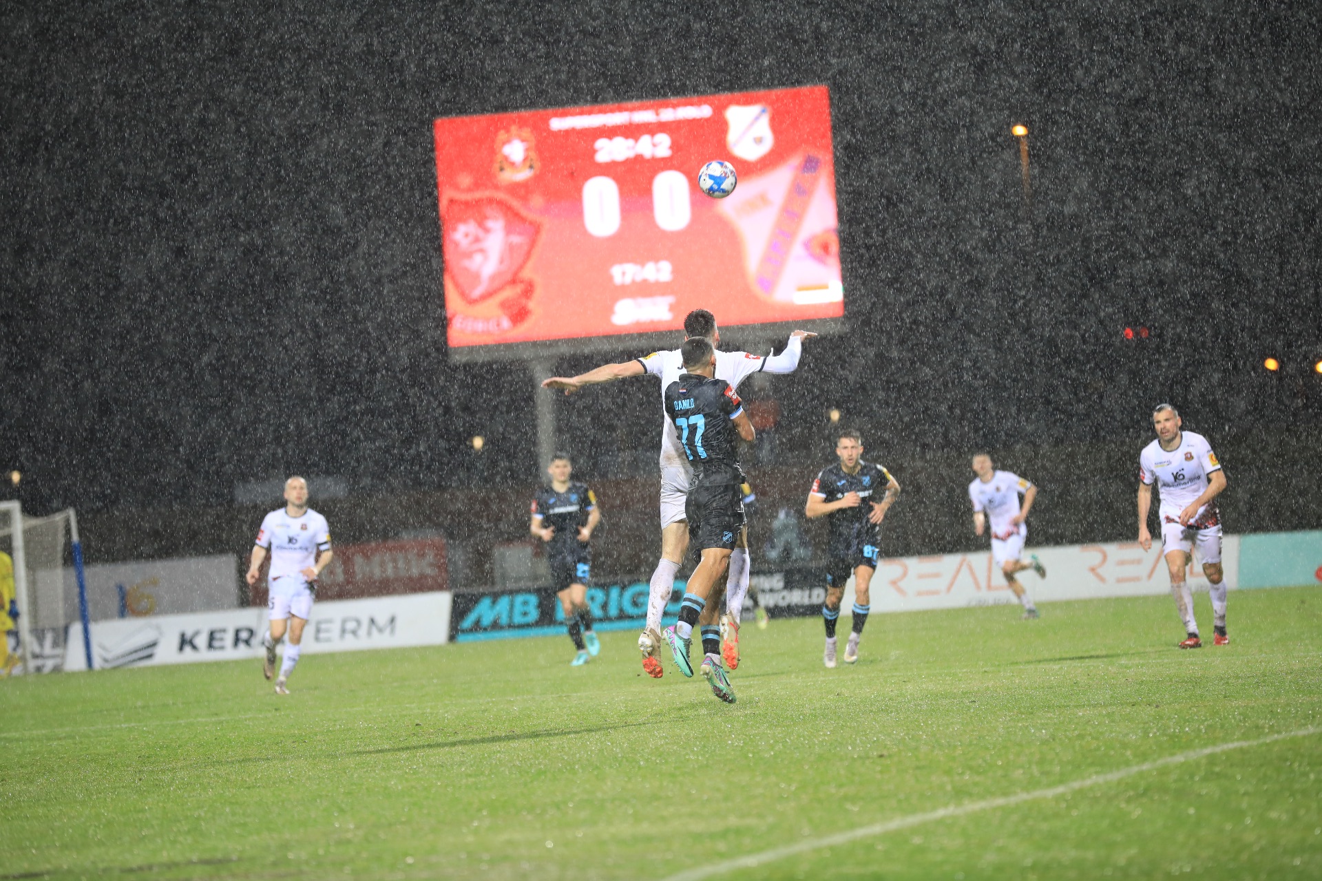 Četiri kaznena udarca